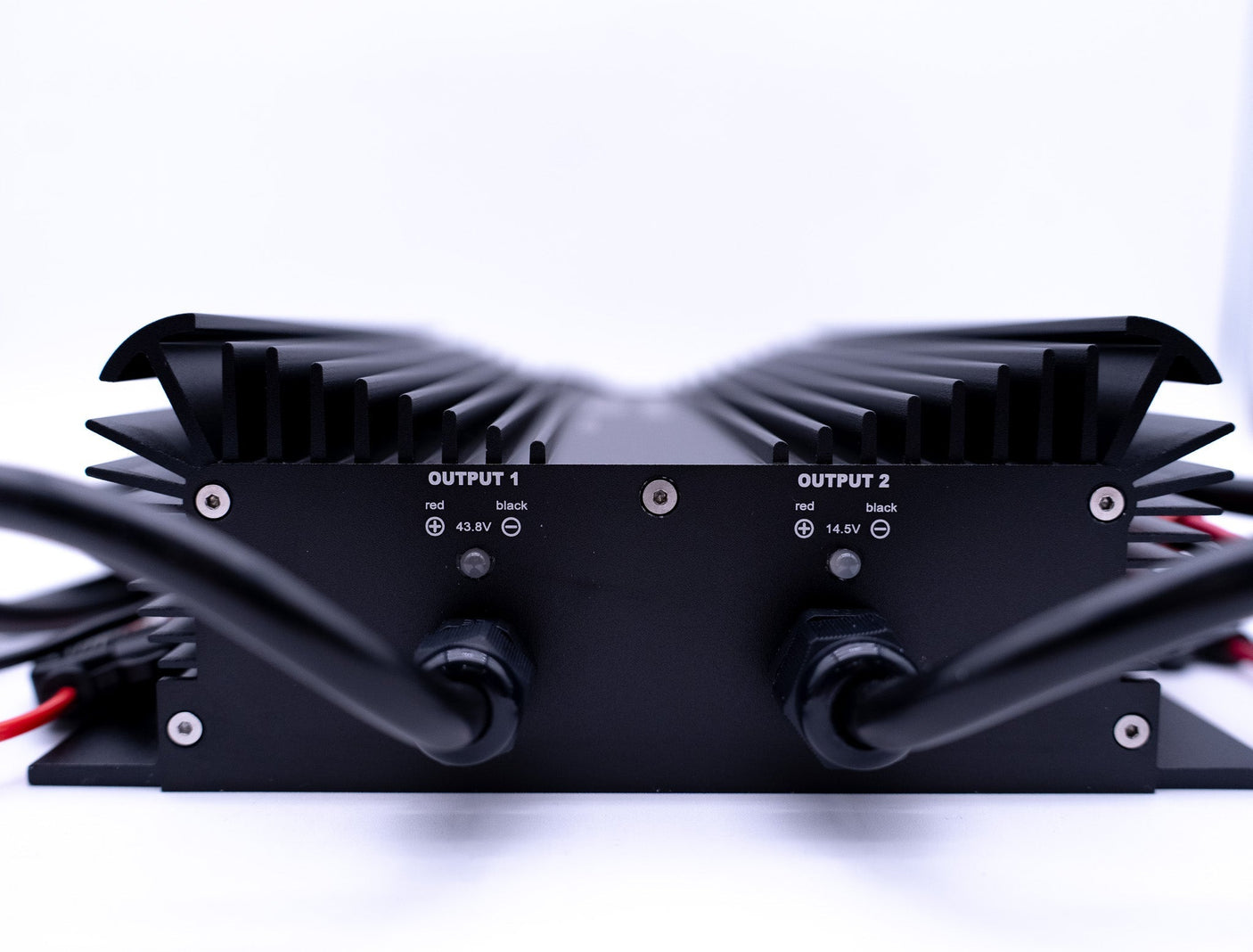 Fast Dual 12v & 36v marine waterproof AGM/Lithium charger