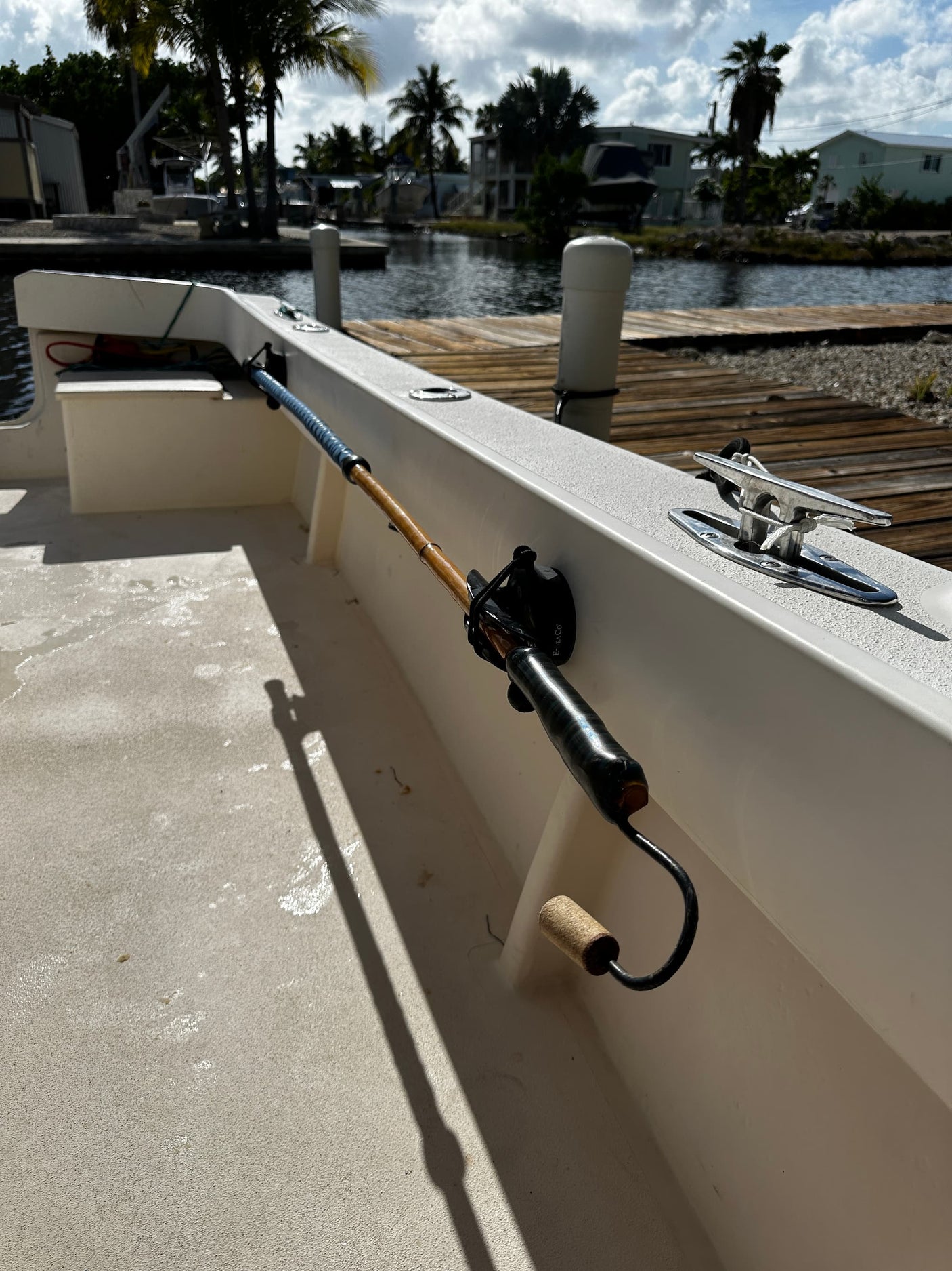 E-Sea Paddle Holder-Suction Mounted Paddle and Utility Clip